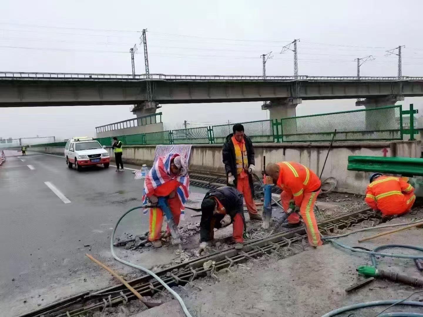 鲁甸桥梁伸缩缝抢修料